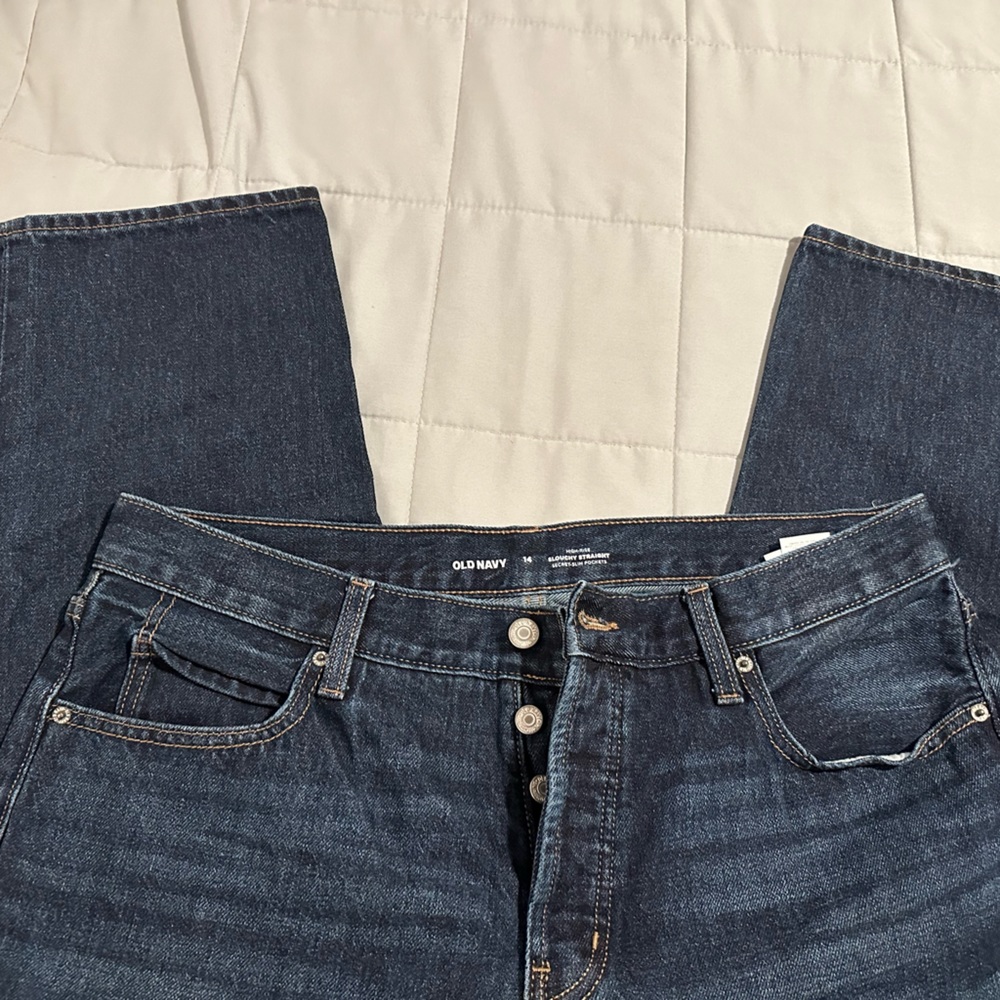 Slouchy button fly